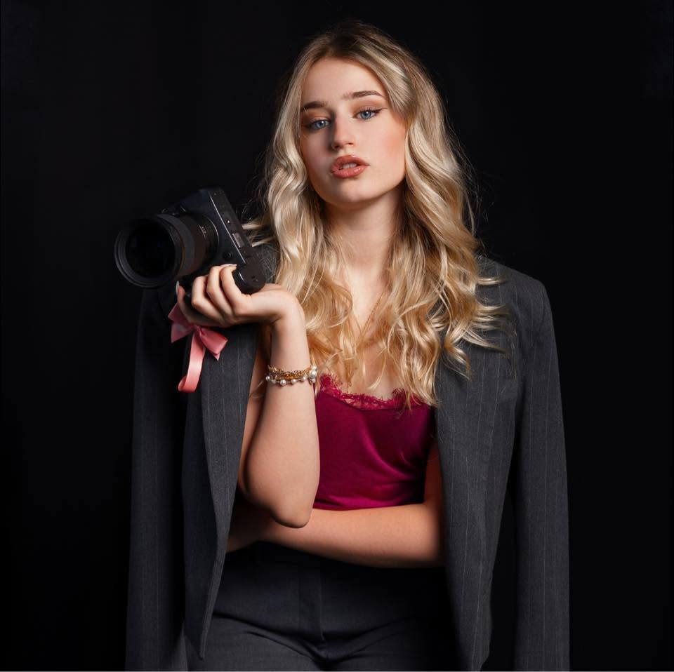 Irina Blaga, specialist creativ și fotografie